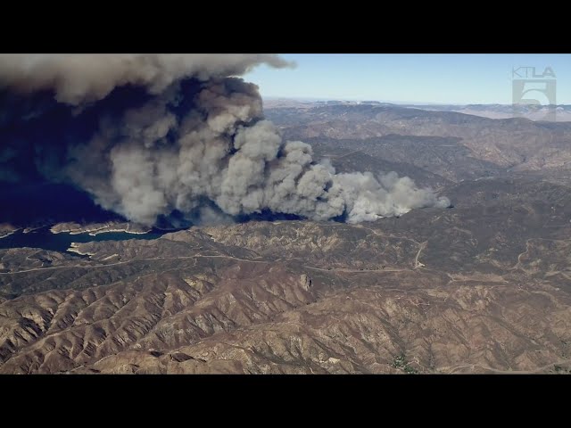 Wildfire explodes near Castaic, California