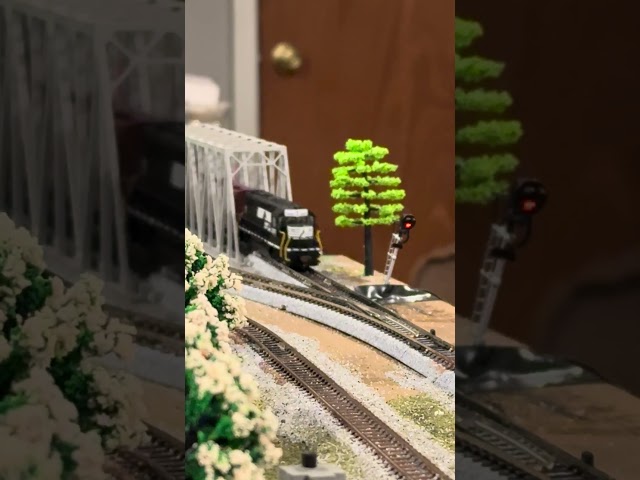 #modelrailroad #norfolksouthern trestle #signal