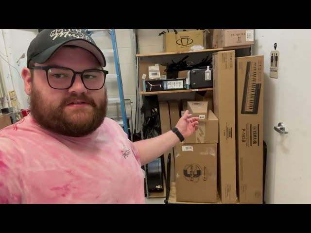 New Neck Wednesday! | Hubbard Music Vlog #31!!