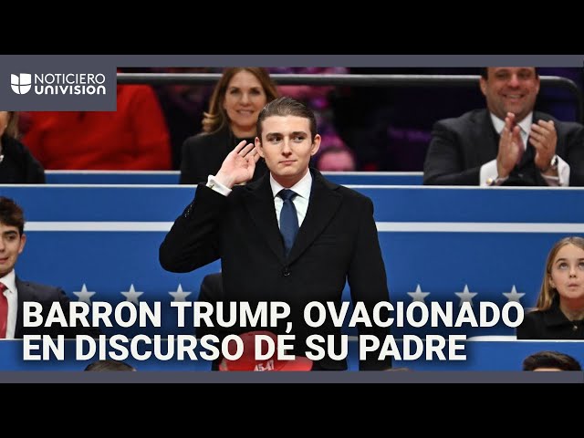 Ovacionan a Barron Trump cuando su padre reconoce el aporte de sus ideas a la campaña presidencial