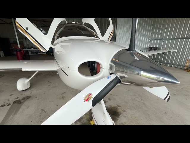 Cirrus SR22 G2 Walk Around Description.