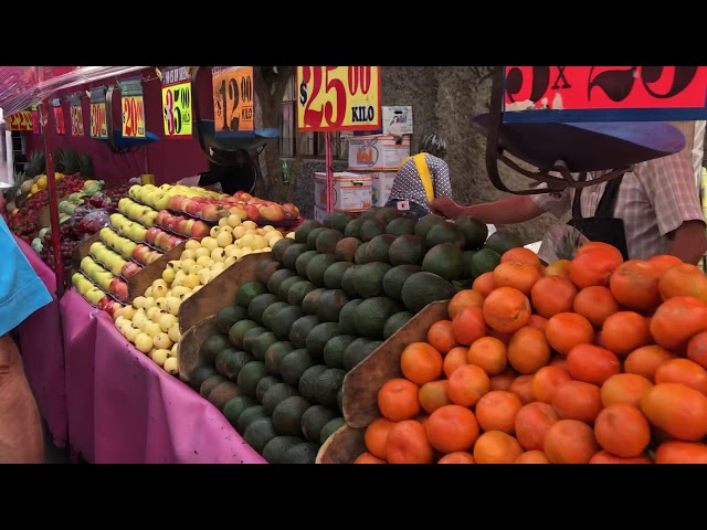 Tianguis de los días Miércoles, sobre la calle Coyamel - Bazar Santo Domingo