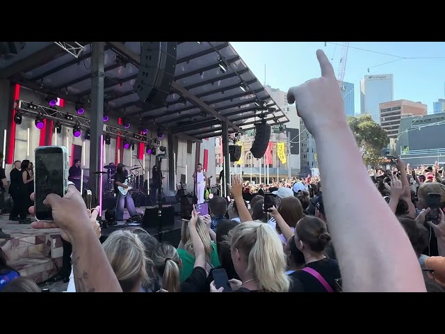 Angels LIVE - Robbie Williams @ Federation Square, Melbourne 2025