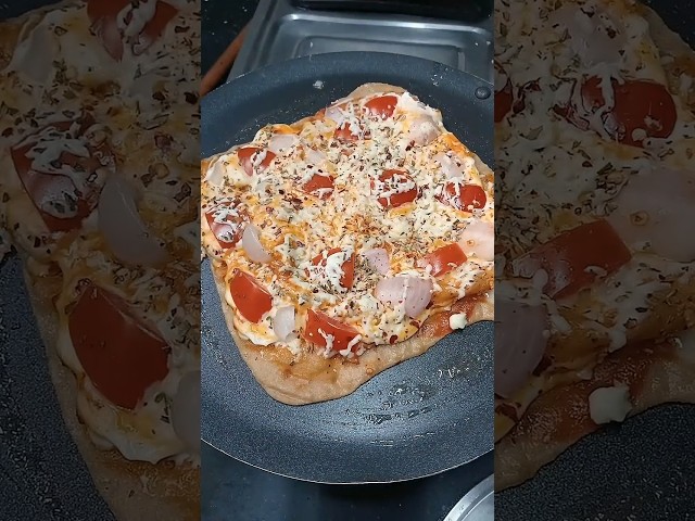 Viral Roti Pizza 🍕|#shortvideo #food #cooking #recipe #pizzarecipe #shortsviral #shorts #shortsfeed