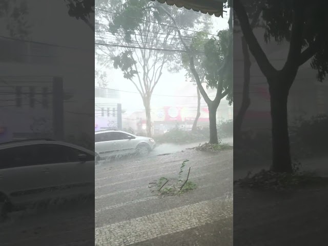 Chuva muito forte no Buritis - BH - Com granizo