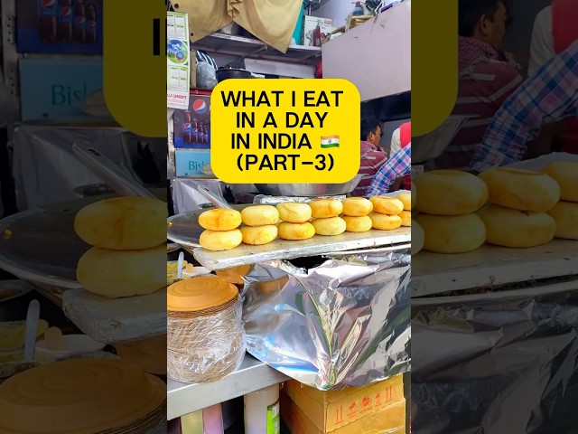 What I eat in a day in India 🇮🇳 (pt-3) #streetfood #indianfood #vegetarian #whatieatinaday