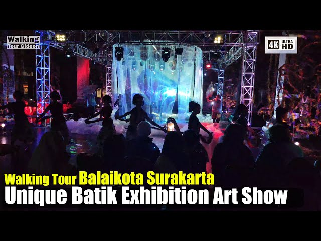 Solo walking tour!! SURAKARTA CITY HALL FANTASTIC LIGHTING SHOW DANCE BY SANDHI SWARA | Walking Tour