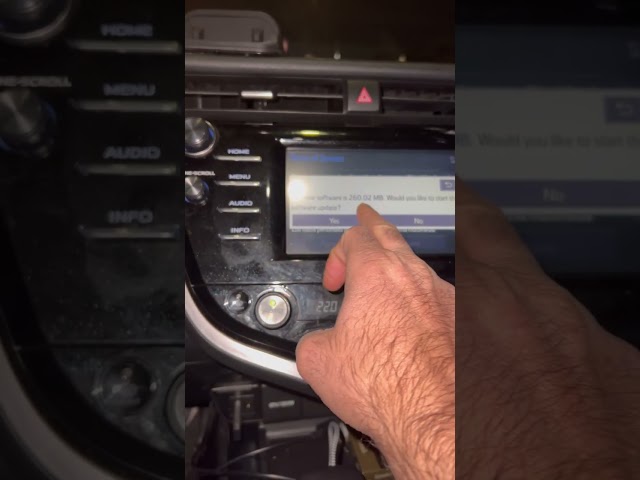 Toyota Camry 2018 Apple CarPlay software update #software #toyota #hybrid #applecarplay #camry2018