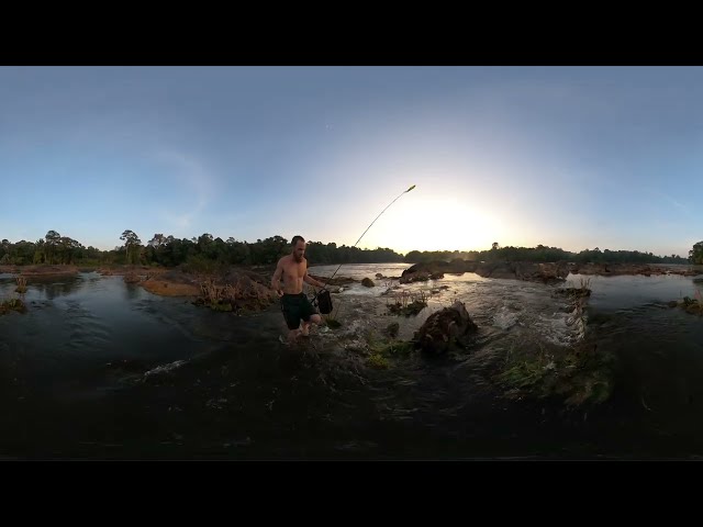 Walking to one of my favorite fishing spots at sunrise. (Apresina Sula, Suriname) [360°]