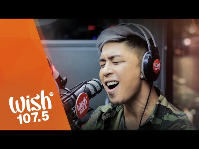 Kris Lawrence covers "Versace on the Floor" (Bruno Mars) LIVE on Wish 107.5 Bus