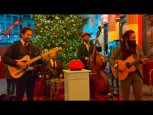 Lighting up the Christmas Tree at Leadenhall 2021 4K 60fps