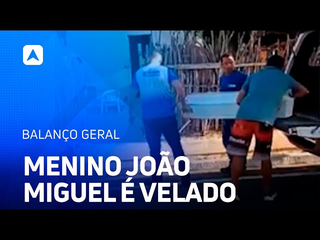 Menino João Miguel é velado pela família na cidade de Parnaíba