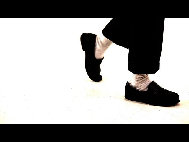 How to Moonwalk Backwards | MJ Dancing