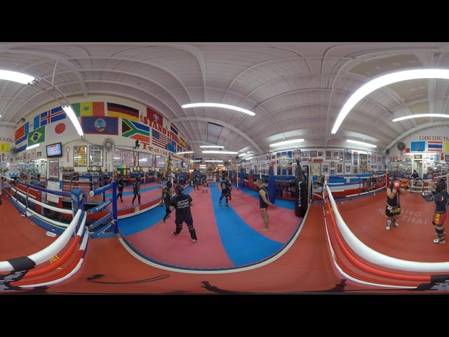 Chaiyo Muay Thai- Borran Sparring. 360 Video.