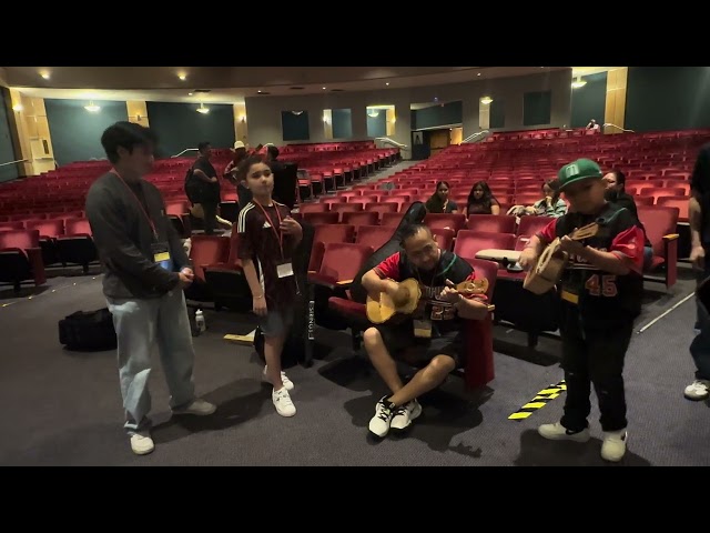 Perdón con mis amigos de el mariachi spectacular de Albuquerque New Mexico