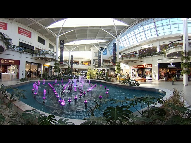 Victoria Gardens mall fountain