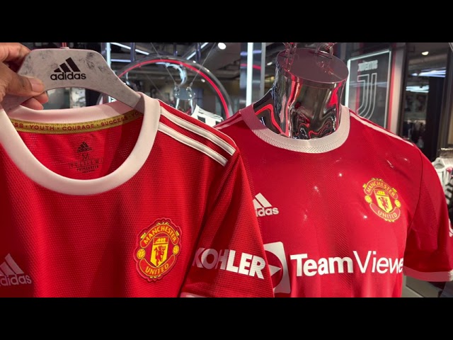 NEW: HANDS ON with the Manchester United 2021/2022 kit | Do we like it?