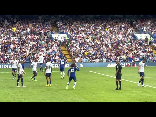 Cristian Romero pulling Marc Cucurella hair to the floor