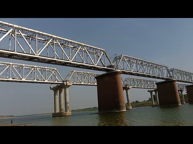 See this natural beauty of Yamuna Nadi| Natural water don't throw domestic garbage| Hindi Ravivlogs