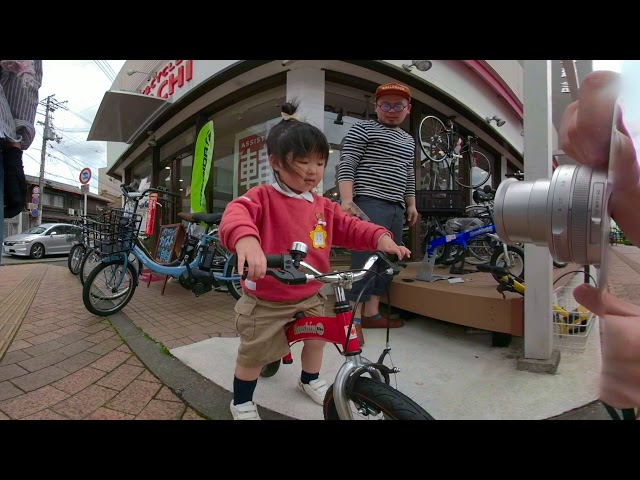 Virtual Reality Street Photography: Little Girl Buying Bicycle GOPRO FUSION POV KYOTO JAPAN