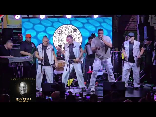 Grupo Manía ft. Jandy Ventura en la Placita de Santurce Puerto Rico