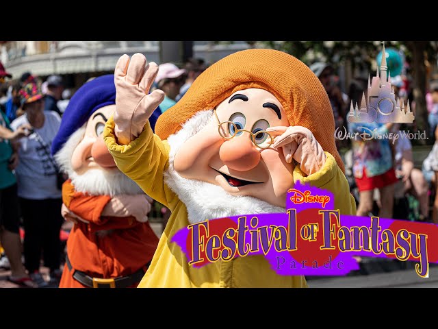 8K Disney's Festival of Fantasy from the Magic Kingdom Town Square VR180 3D