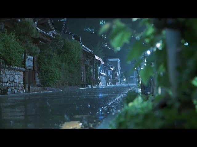 [Rain Sounds] The night streets of Jeonju Hanok Village are beautiful in the rain. ASMR