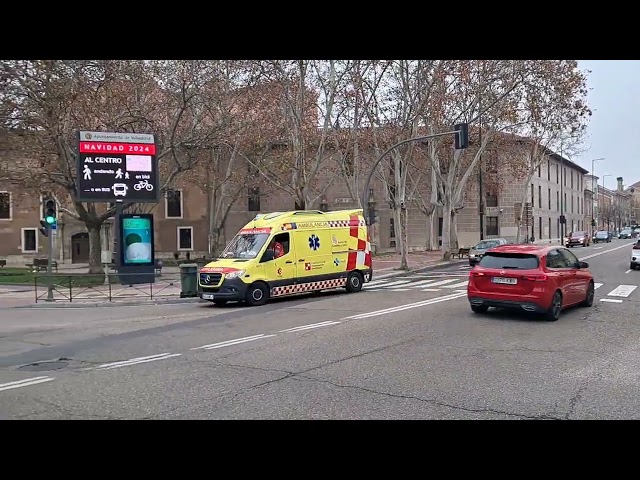 ¡Conductor temerario se cruza delante de la ambulancia!