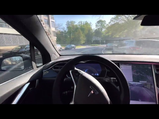 PEDESTRIAN IN THE ROAD | TESLA Full Self Driving 11.3.6 AutoPilot 2022.45.15