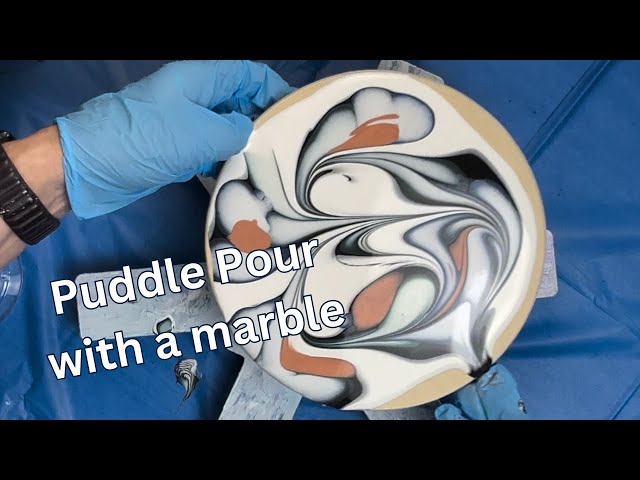 Mesmerizing Puddle Pour with a Marble – Acrylic Paint Pouring Technique