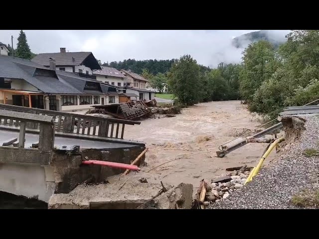 Flash floods suddenly hit Switzerland! The most beautiful place in Zermatt was destroyed instantly