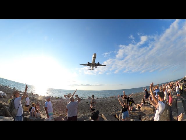 360 video: Batumi BUS Airport Spotting, Aircraft landing