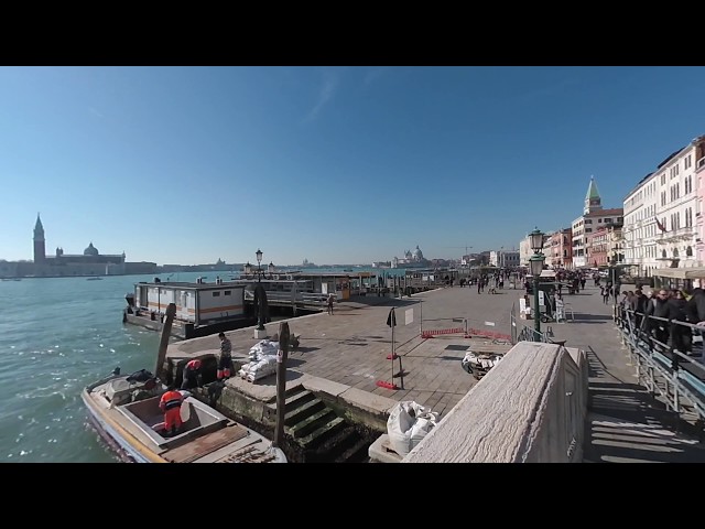 VR180 | 2019 Venice, Italy | 08 - Short pause on a bridge