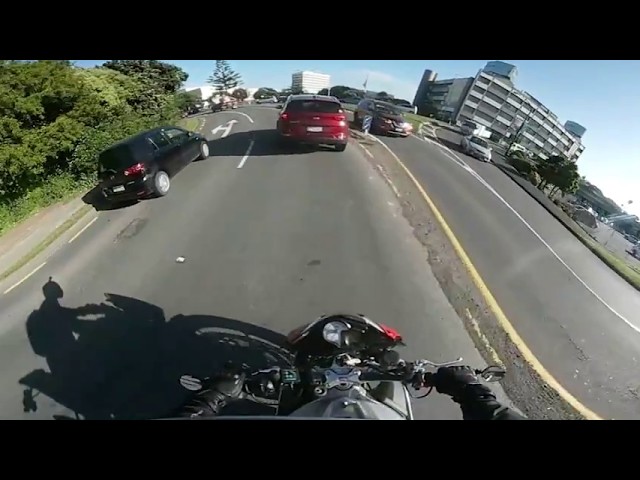 2 Min Series (#16) -  Top likes for my Aprilia Tuono V4 Factory (360 Video)