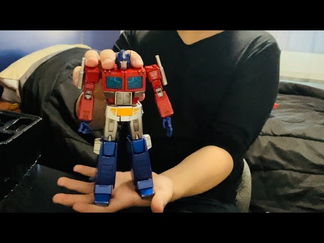 Building the Yolopark Optimus Prime for 21 minutes!