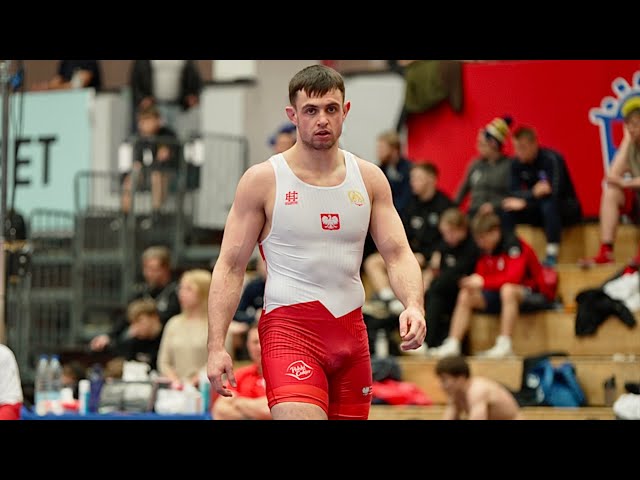 A. Gardziola (POL) vs A. Stankevicius (LTU) 82kg. Men greco-roman wrestling.