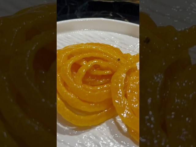 Jalebi ki video ho jaye phr?? #food #youtube #ytshorts #viralshort #jalebi