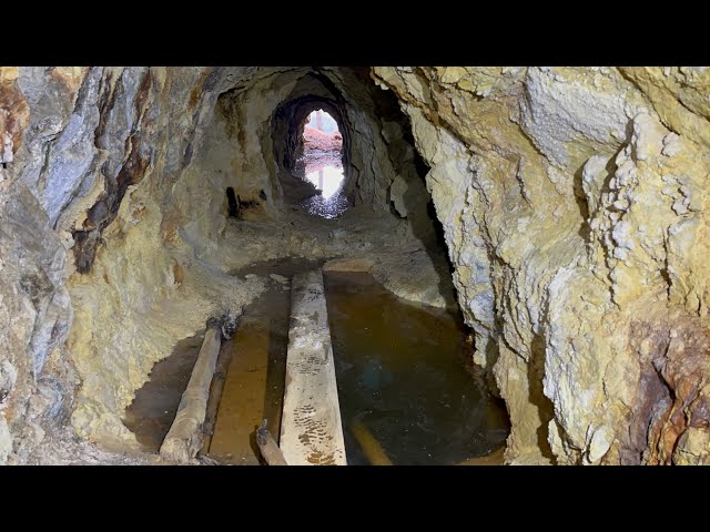 Vibrant Colors in these Abandoned Copper Mines!