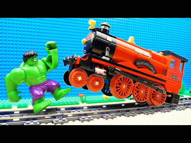 Hulk vs Train Locomotive Car Transporter