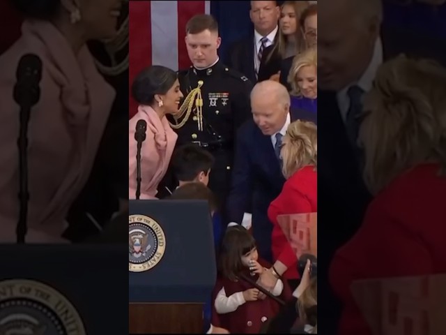 WATCH:PRESIDENT BIDEN SEEMS TO HAVE LOVED USHA VANCE’S CHILDREN 👦 👦 👧 #quantn10 #ushavance