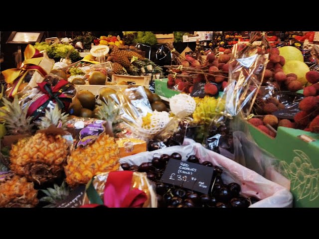 London Borough Food Market walkthrough: Seafood, Exotic Fruit and Vegetables, Street Food, Bakery