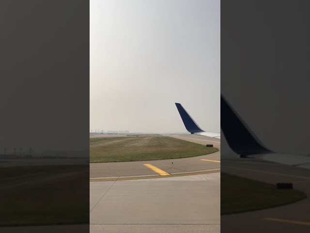 MSP Takeoff in Boeing 737-800