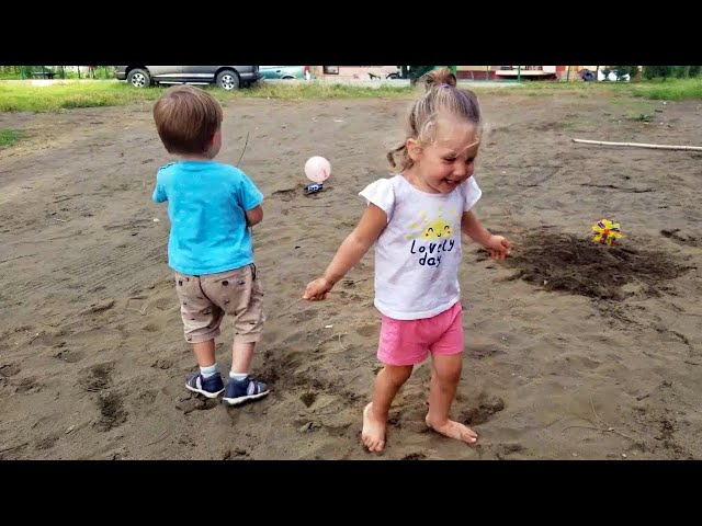 Funny Kids Spinning around and Falling Down - Funniest Home Videos Baby Shorts