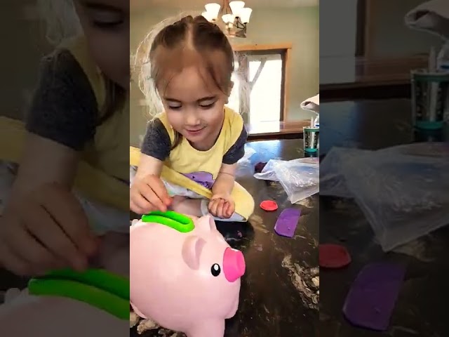 CUTE 3 YEAR OLD GIRL PLAYING PIGGYBANK || SAVE NOW OR REGRET LATER #shorts #save #toddler #piggybank