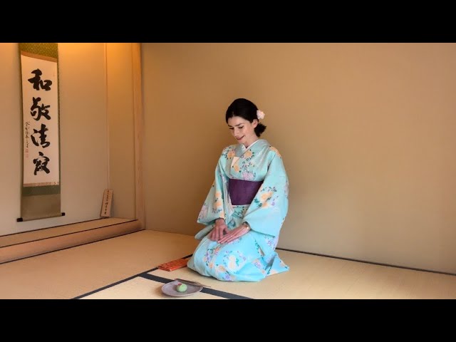 Japanese Tea Ceremony🇯🇵🍵Unintentional ASMR 秋の美しい茶道 (Soft Spoken and Authentic Ceremony)