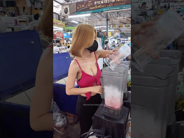 Amazing Strawberry Syrup Smoothie in Bangkok -Thai Street Food