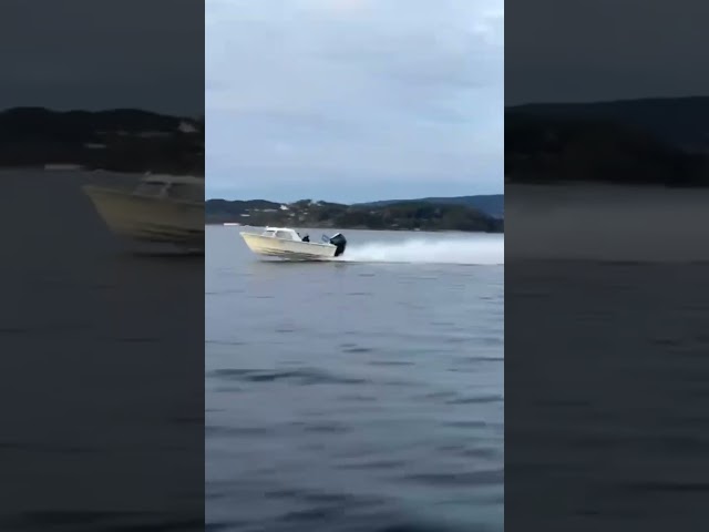 First this year🫡 85mph on the video😃 Thomas Gudmundsen #powerboat #fjordling #speed #shorts