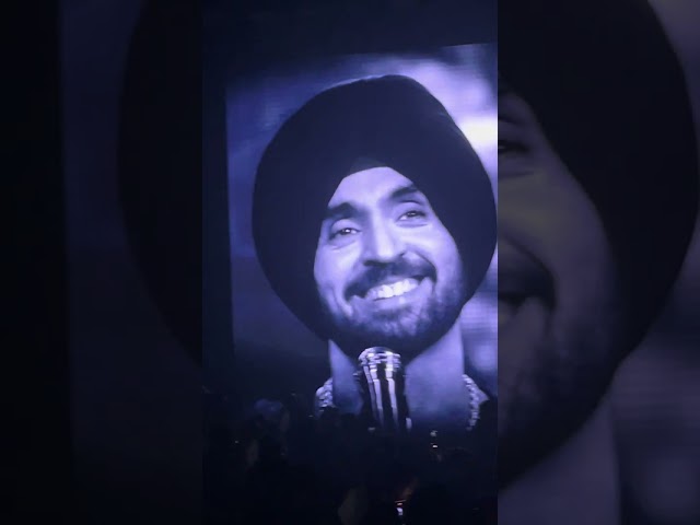 Diljit Dosanjh at Paris Concert. Dil nu tere nal kinna pyar ae.....