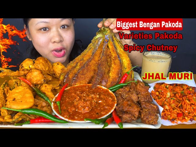 BIGGEST BENGAN PAKODA, JHAL MURI, COFFEE, VARIETIES PAKODA & SPICY CHUTNEY | STREET FOOD MUKBANG