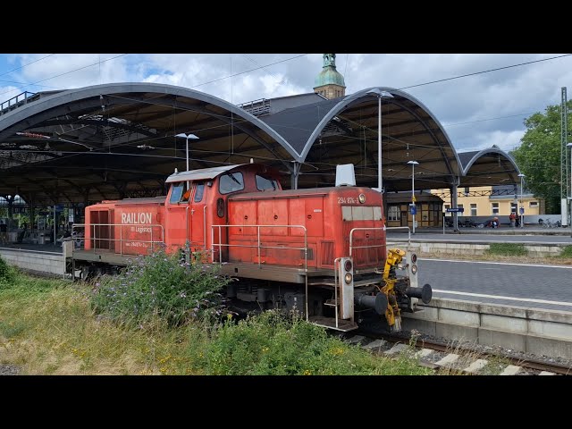 Krefeld Hbf; passing DB Cargo loco 294 874-3 (20240716) (1 Clip)